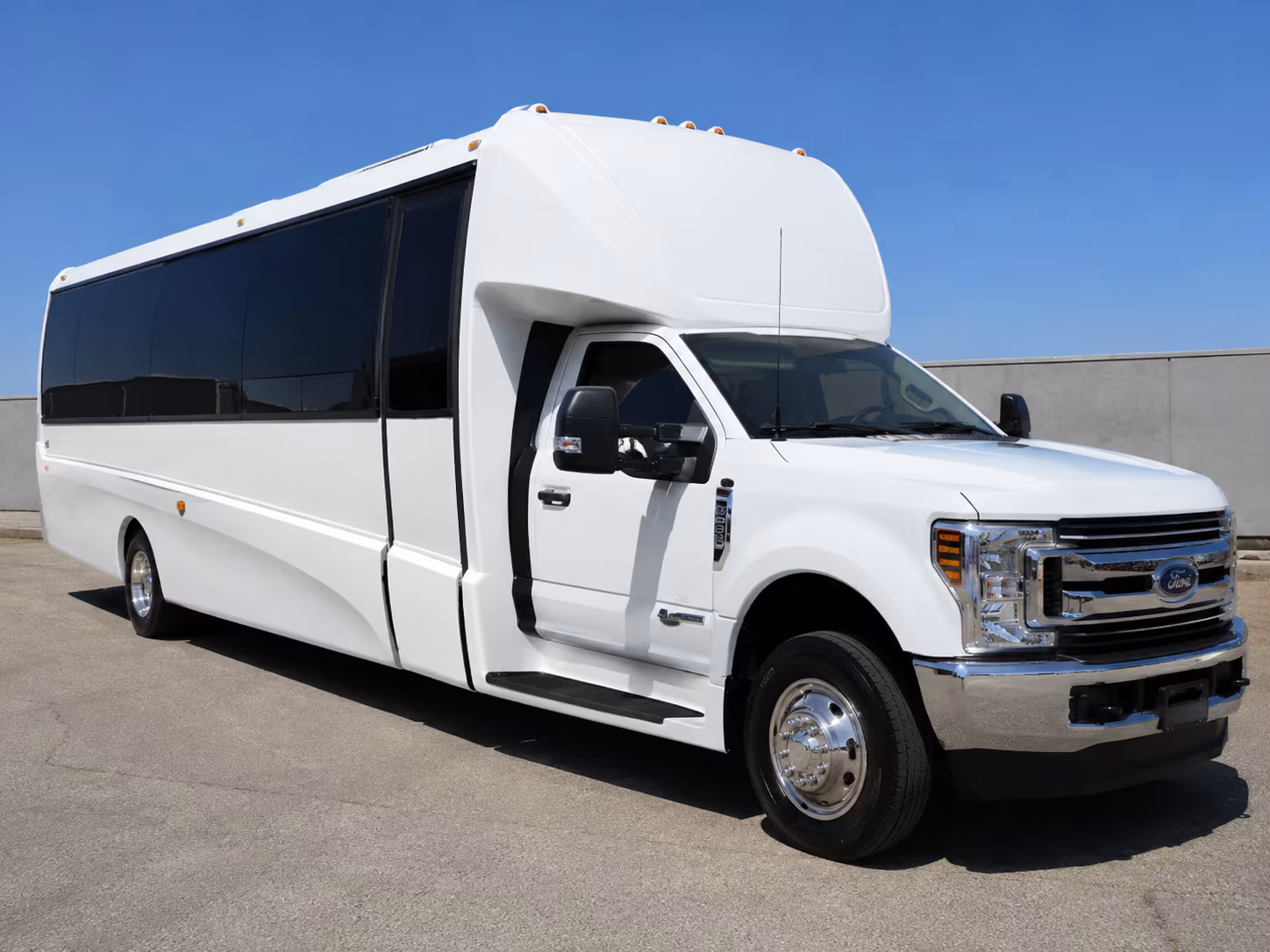 lakewood winery shuttle bus rentals in lakewood