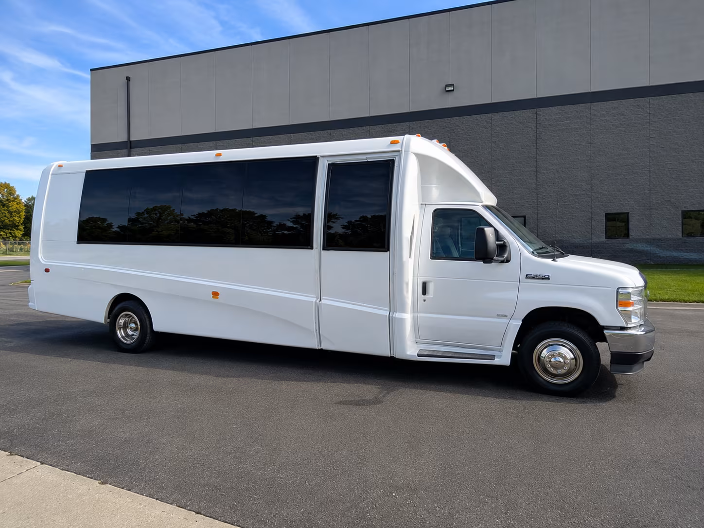let tomsrivercharterbuscompany com help you find wedding transportation for the whole weekend